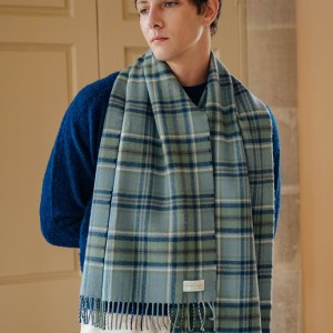 [Sold Out] Beech Dappled Skies Tartan Shawl
