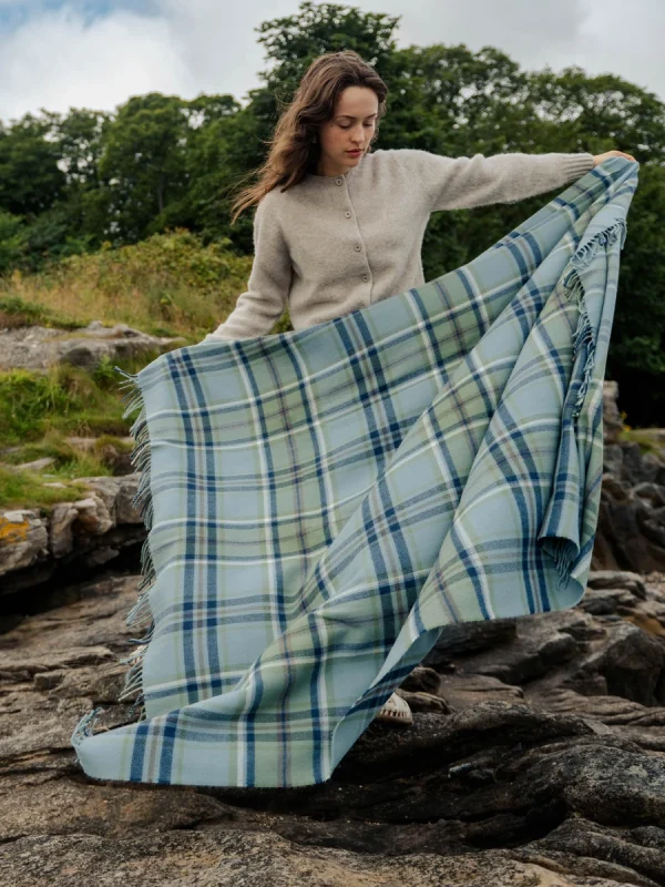 Beech Dappled Skies Tartan Throw - Image 5