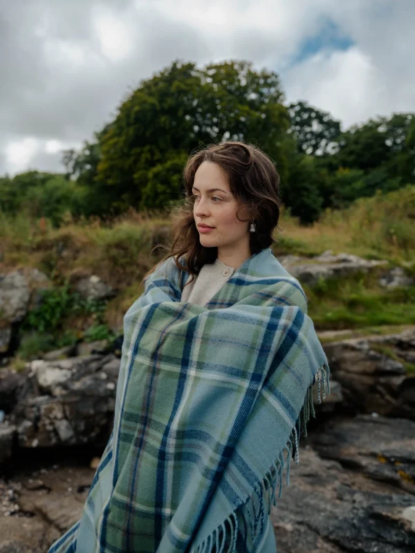 Beech Dappled Skies Tartan Throw - Image 4