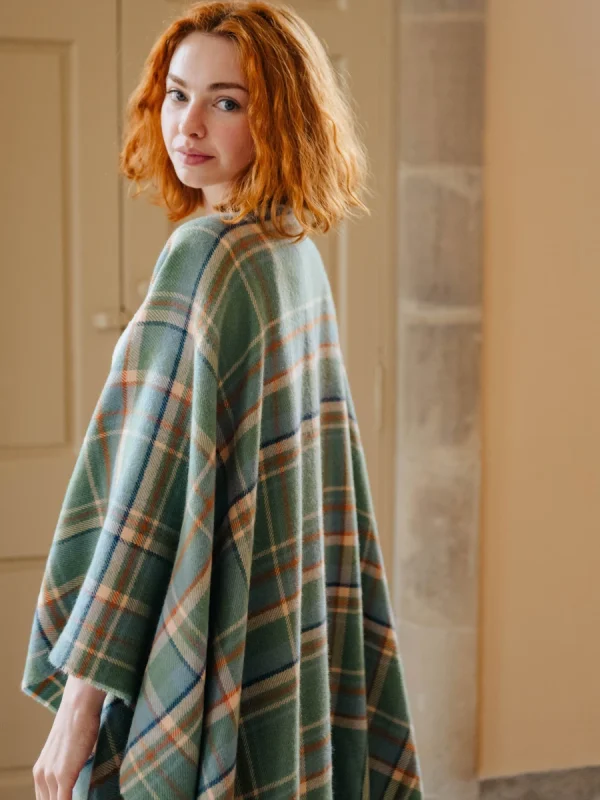 Highlands at Dawn Tartan Serape - Image 6