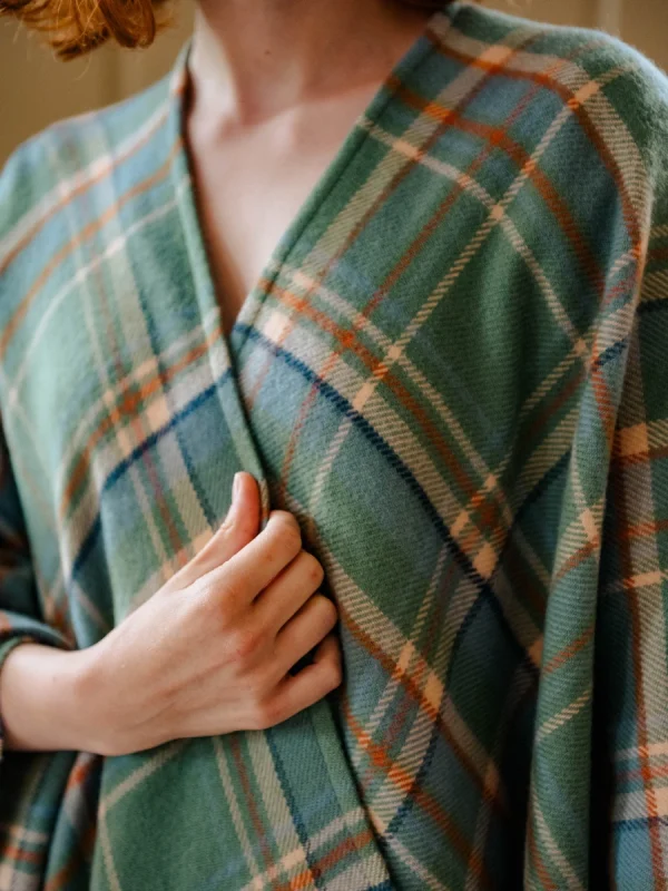 Highlands at Dawn Tartan Serape - Image 8