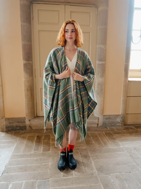 Highlands at Dawn Tartan Serape - Image 2