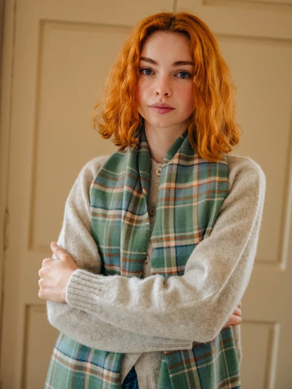 Highlands at Dawn Tartan Shawl - Image 3