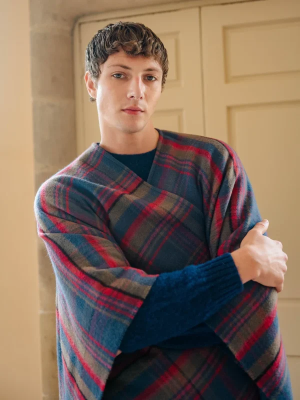 Highlands at Dusk Tartan Serape - Image 8