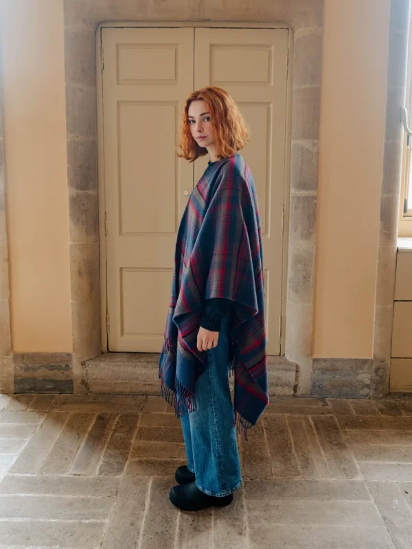 Highlands at Dusk Tartan Serape - Image 2
