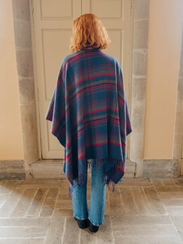 Highlands at Dusk Tartan Serape - Image 3