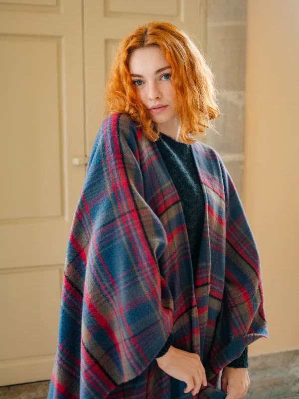 Highlands at Dusk Tartan Serape - Image 4