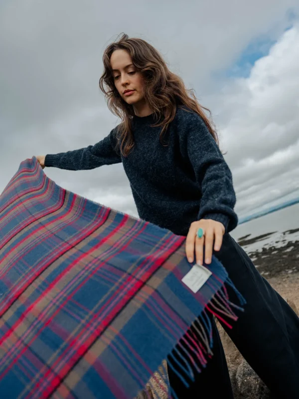Highlands at Dusk Tartan Throw - Image 5