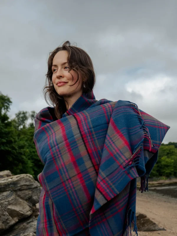 Highlands at Dusk Tartan Throw - Image 6