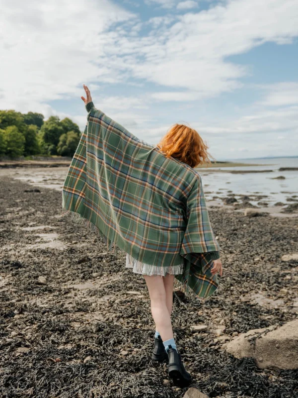 Highlands at Dawn Tartan Serape - Image 10