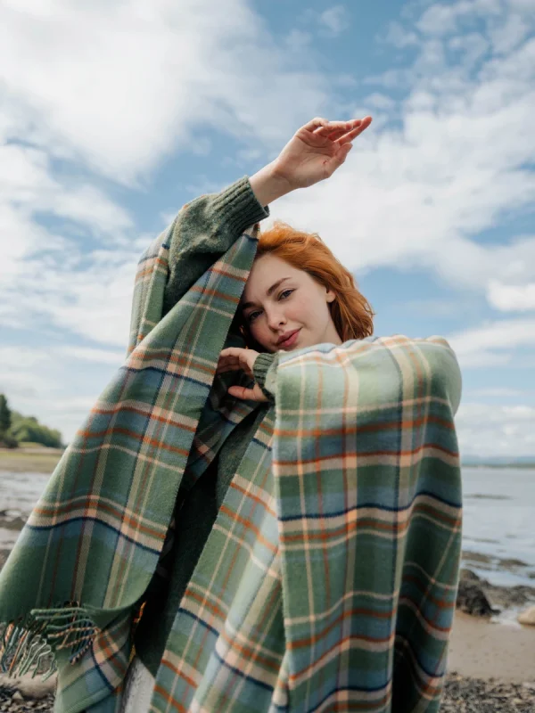 Highlands at Dawn Tartan Serape - Image 11