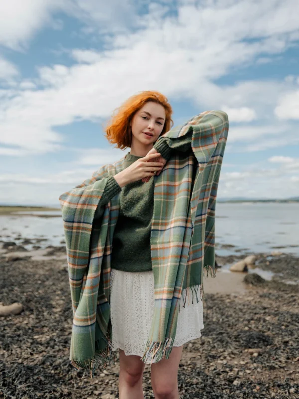 Highlands at Dawn Tartan Serape - Image 9