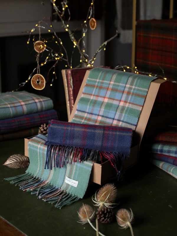 HERITAGE Tartan Scarf Gift Box - Image 3