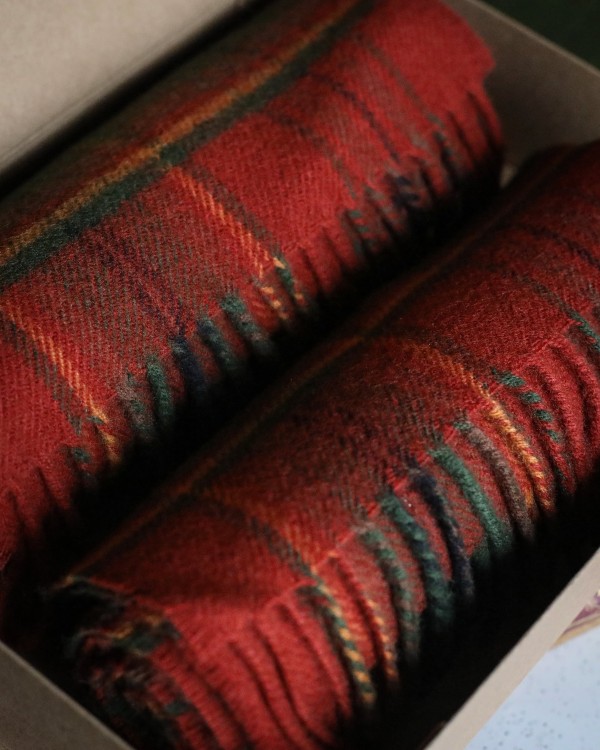 HERITAGE Tartan Scarf Gift Box - Image 5