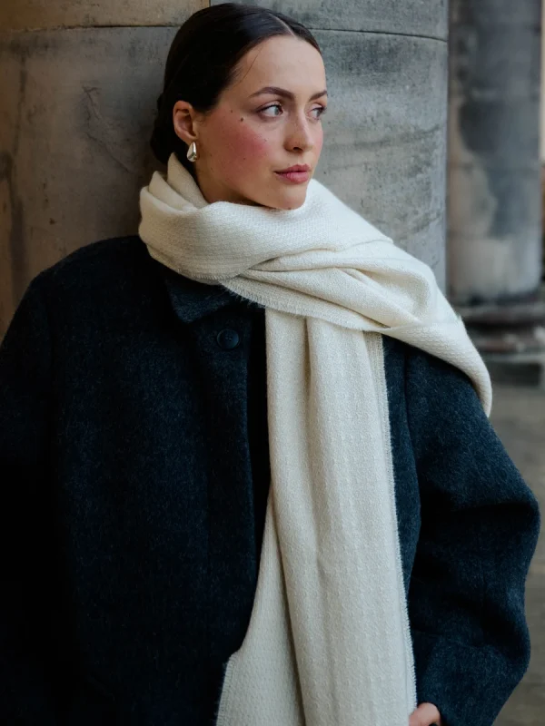 White Rippling Barley Wide Scarf - Image 11